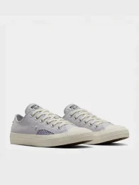 Converse - Size 8 / Chuck Taylor All Star