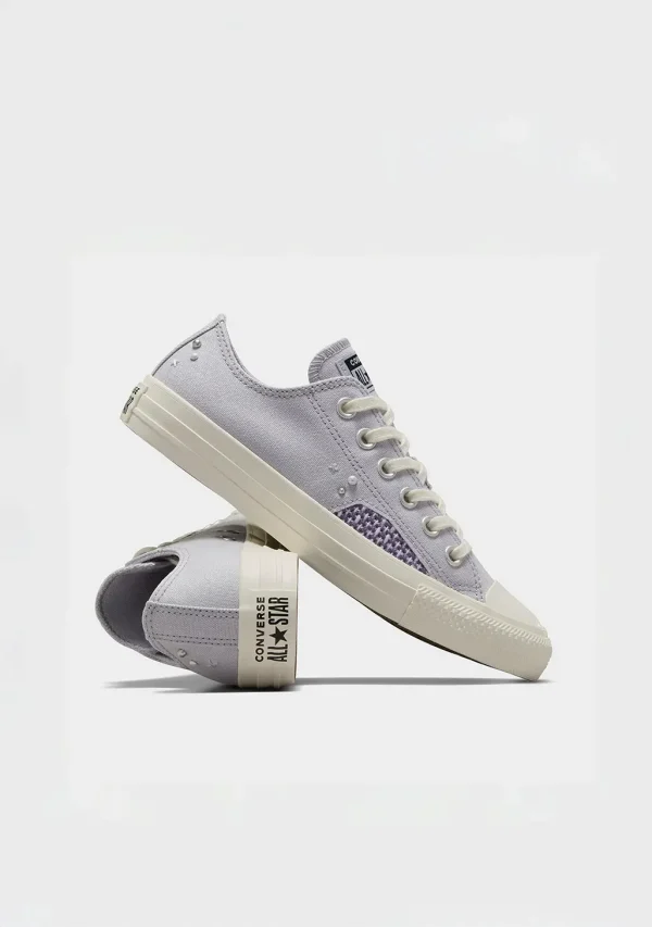 Converse - Size 8 / Chuck Taylor All Star - Image 2